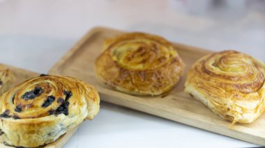 Markette satılan kahvaltı için atıştırmalıklar.