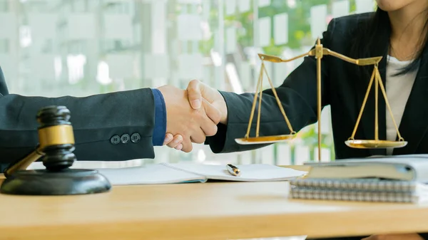 Good Service Male Business Man Consultation Shaking Hands Male Lawyer — Stock Photo, Image