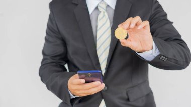 Bitcoin, iş adamlarının elindeki dijital para birimi, madencilik konseptidir..