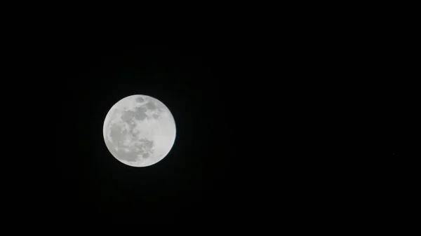Hermosa Luna Llena Vista Del Cielo Nocturno Desde Tierra — Foto de Stock