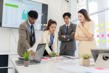 Muhasebe Konsepti, konferans odasında Asya İş Danışmanlık Konferansı Analiz ve Mali Haberleşme Durumları Konferansı 'nı ele aldı