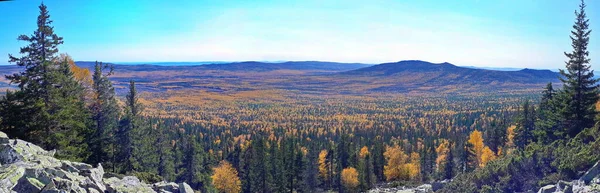 Belas Vistas Das Montanhas Dos Urais Taganay Cume Muito Dourado — Fotografia de Stock