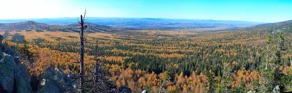 Belas Vistas Das Montanhas Dos Urais Taganay Cume Muito Dourado — Fotografia de Stock