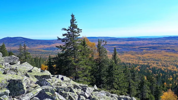 Belas Vistas Das Montanhas Dos Urais Taganay Cume Muito Dourado — Fotografia de Stock