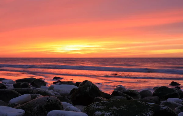 Hermoso Amanecer Sobre Mar Del Norte Desde Costa Yorkshire Reino —  Fotos de Stock