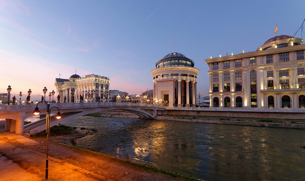 Сцена в Скопье на рассвете
