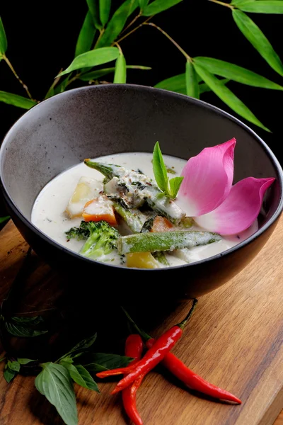 Traditional thai green curry — Stock Photo, Image