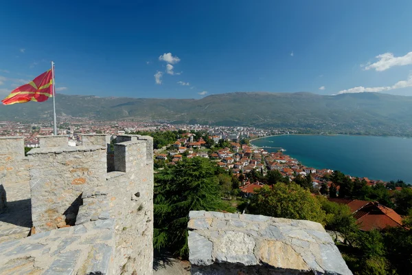 Ohri Gölü, Ohri şehir ve dağ içinde belgili tanımlık geçmiş havadan görünümü. — Stok fotoğraf