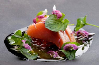  Taze somon balığı yakın çekim