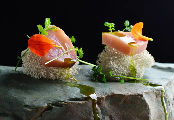 Yemek, güzel taze çiğ ahi tuna balığı