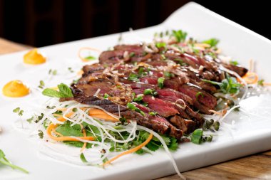 Taze sebzeli ızgara Kobe Miyazaky bifteği