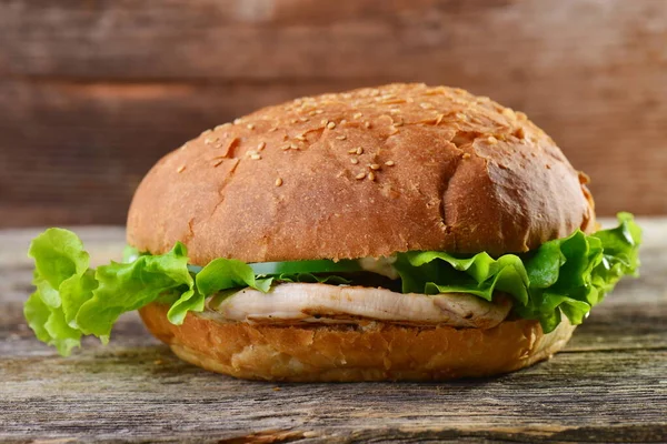 Burger Leggero Con Filetto Pollo — Foto Stock