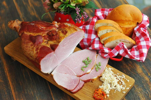 Delicious Smoked Ham Wooden Board Spices — Stock Photo, Image