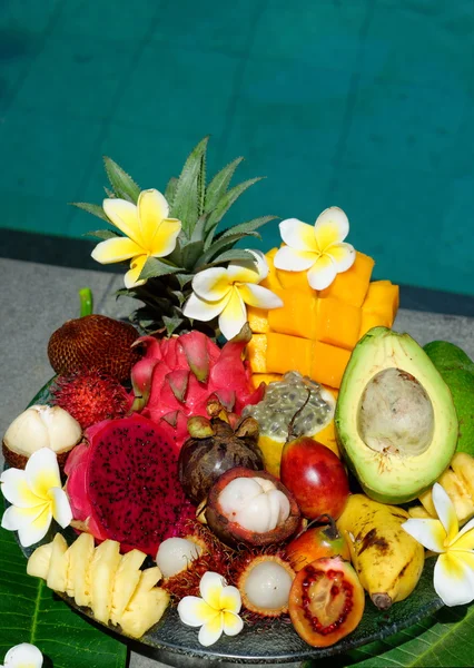 Basket with exotic fruits — Stock Photo, Image