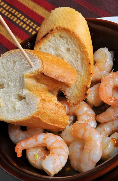 Bowl of fresh shrimps in garlic — Stock Photo, Image