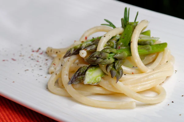 Pasta Spaghetti with asparagus — Stock Photo, Image
