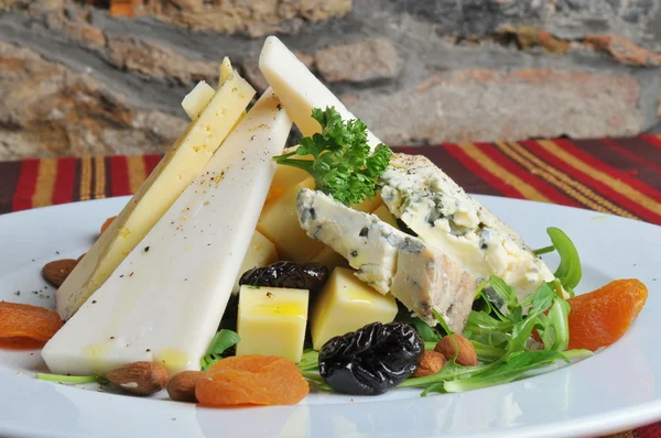 Delicious cheese plate — Stock Photo, Image