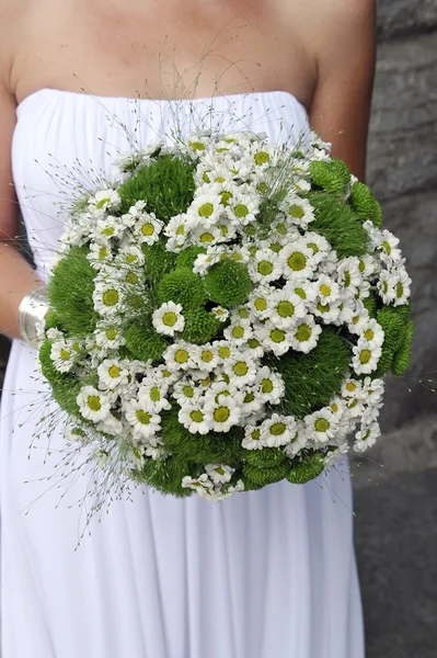 Bride  beautiful bouquet — Stock Photo, Image