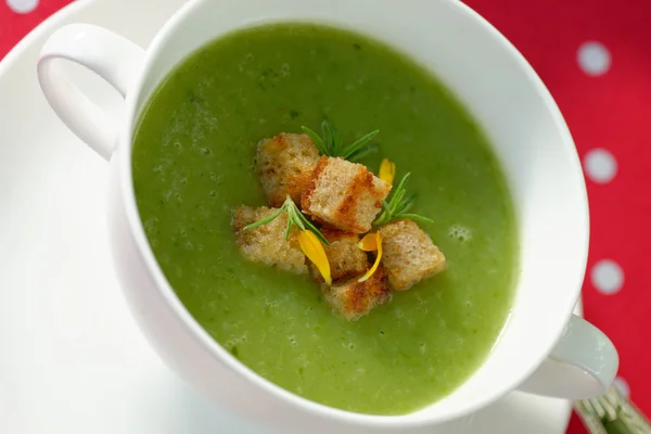 Vegetable soup with potato, broccoli, green beans and parsley — Stock Image Vegetable soup with potato, broccoli, green beans and parsley Stock Picture