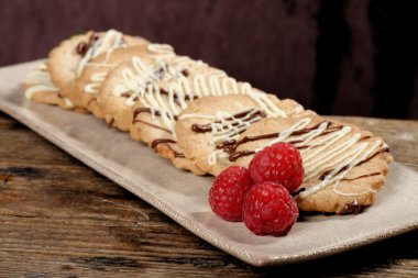 Ev yapımı organik çikolatalı kurabiye