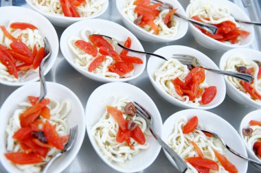 Soğuk aperatifler bir sürü