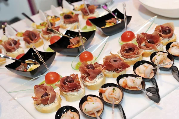 Catering, viele kalte Snacks — Stockfoto