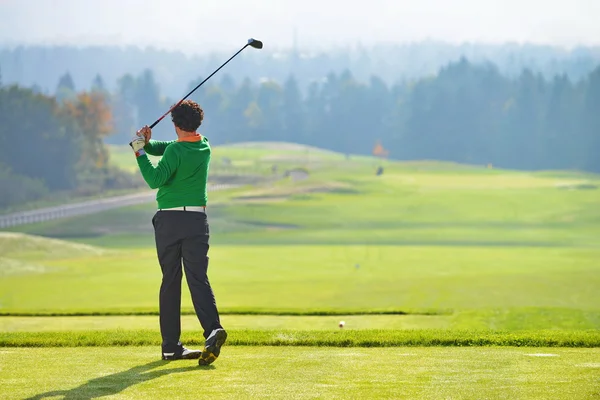Golfista swing — Fotografia de Stock