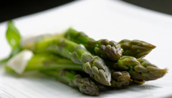 Asparagi verdi freschi — Foto Stock