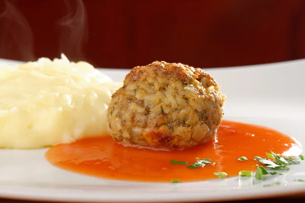 Köttbulle och potatismos — Stockfoto