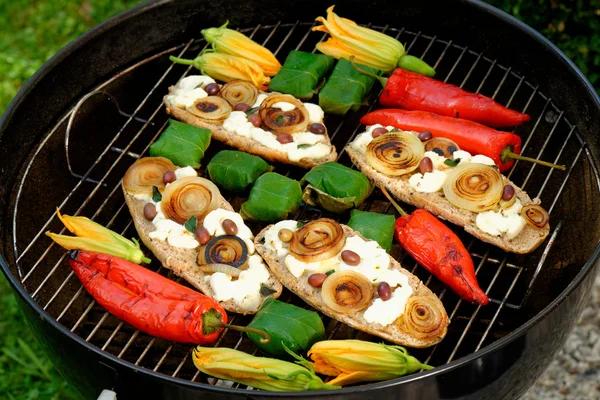 Vegetarian antipasti on barbecue — Stock Photo, Image