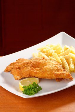 Domuz pirzolası ve patates kızartması