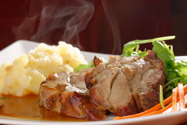 Gebratenes Schweinekotelett, Kartoffelpüree — Stockfoto