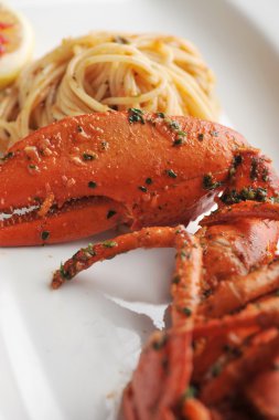 taze ıstakoz ile makarna