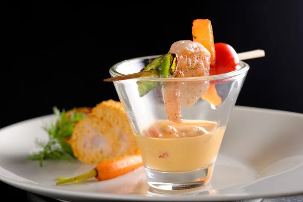 Salada de coquetel de camarão saudável — Fotografia de Stock