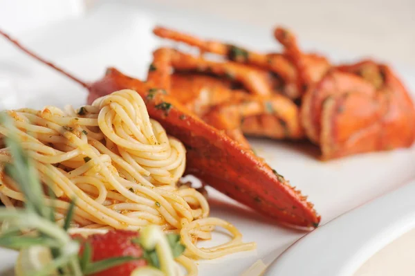 Pasta con langosta fresca — Foto de Stock