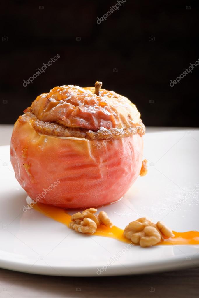 Baked apples with nuts