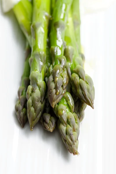 Primo piano di asparagi verdi freschi — Foto Stock