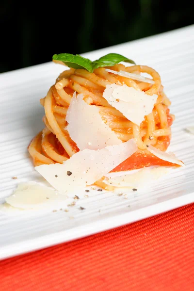 Whole Wheat Spaghetti — Stock Photo, Image