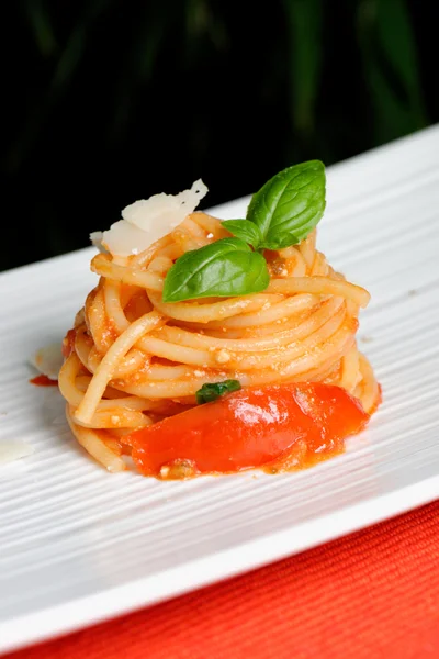Celozrnné špagety — Stock fotografie