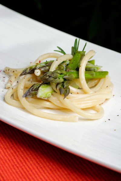 Pasta Spaghetti with asparagus — Stock Photo, Image