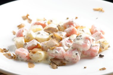 Yer mantarı mantar ile İtalyan Gnocchi