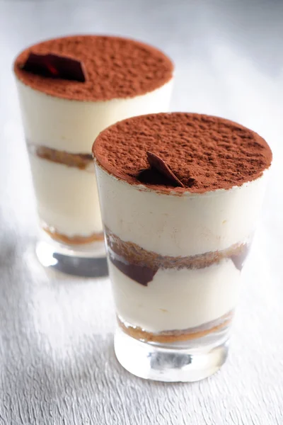 Traditionele Italiaanse dessert tiramisu — Stockfoto