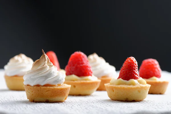 Knaprig franska frukt tårtor — Stockfoto