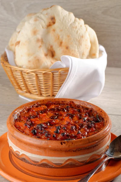 Bowl of baked beans — Stock Photo, Image