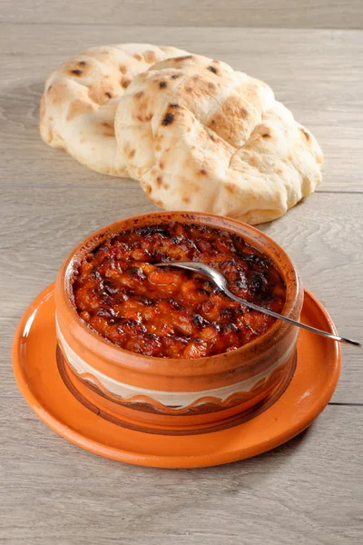 Bowl of baked beans — Stock Photo, Image