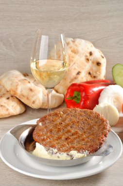 Presliced geleneksel burger patty
