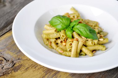 pesto soslu Penne makarna
