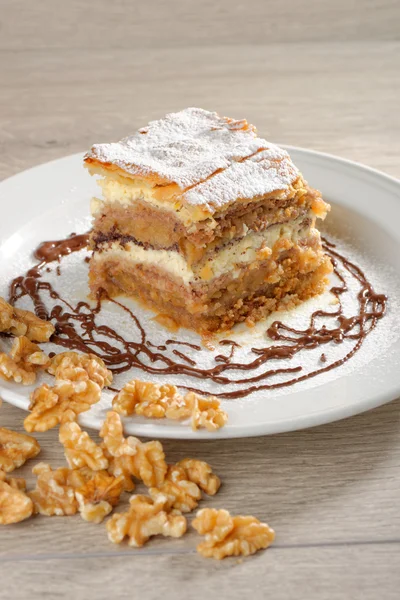 Gibanica - traditionelle slowenische Torte — Stockfoto