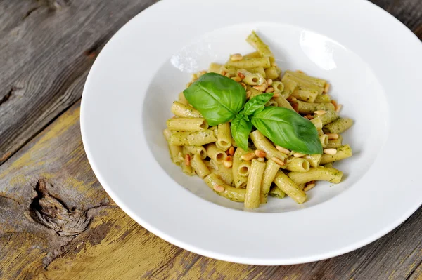 Pâtes Penne à la sauce pesto — Photo