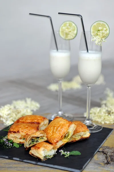 Spinach and vegetable pastry — Stock Photo, Image